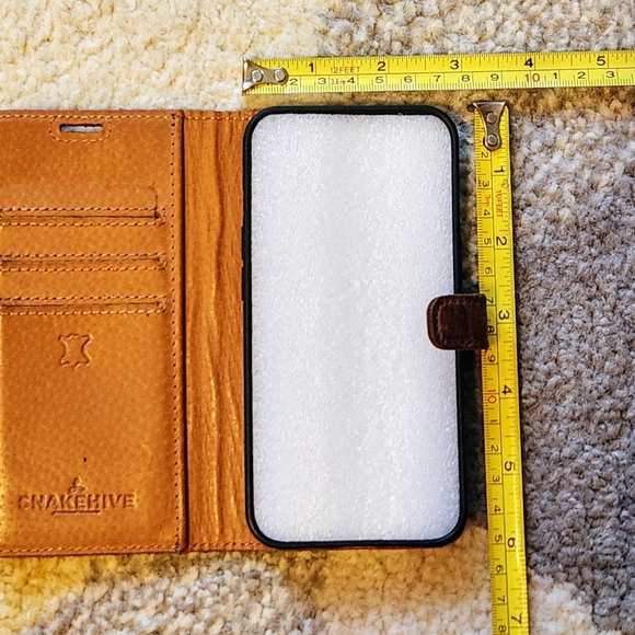Leather Wallet Case – iPhone 13 Pro - Picture 4 of 8